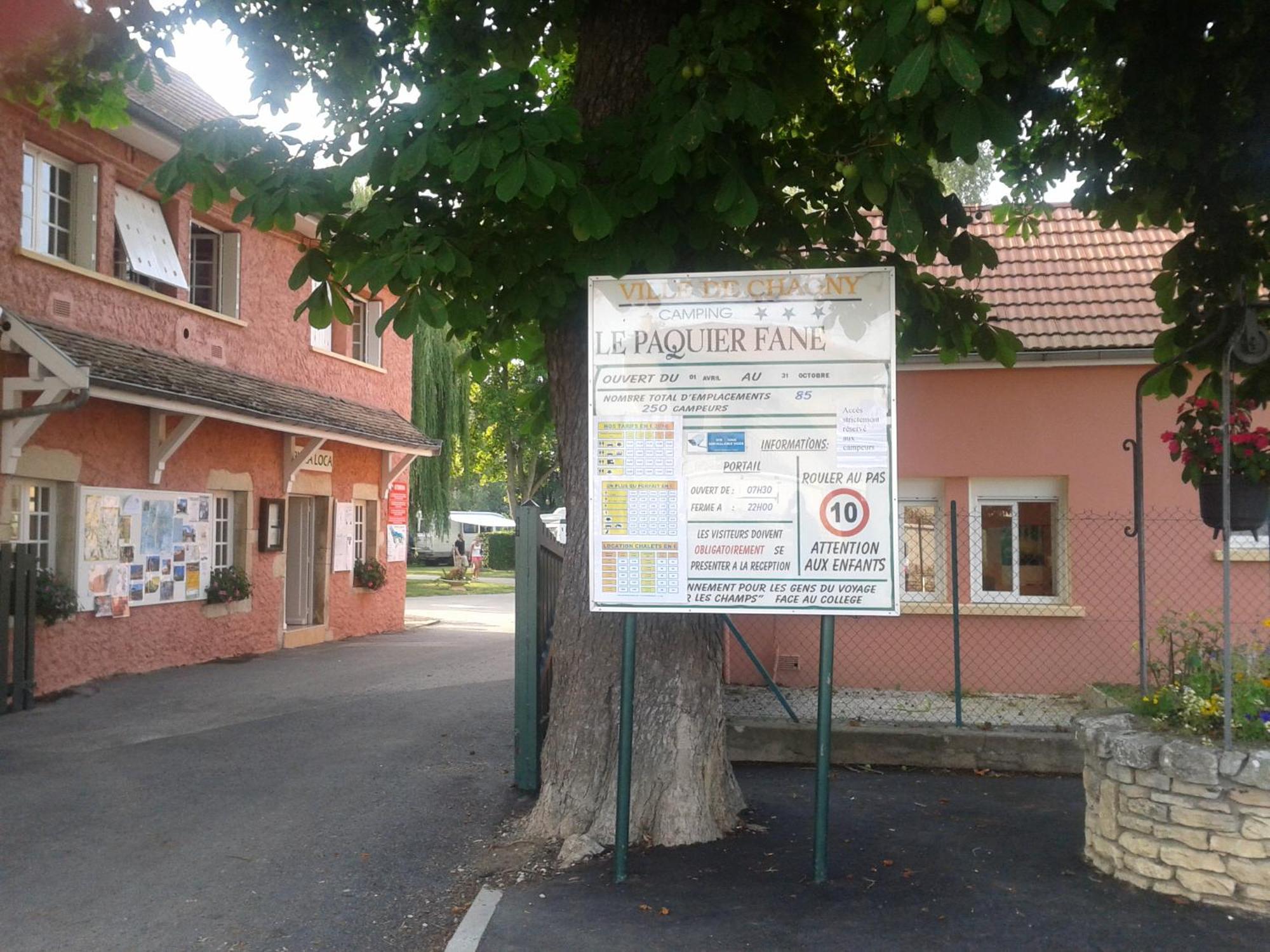Camping Du Paquier Fané Chagny  Esterno foto